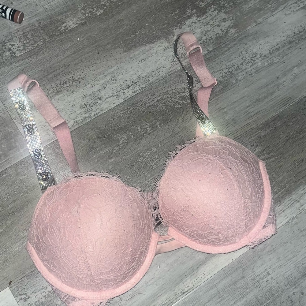 V.S BOMBSHELL BRA